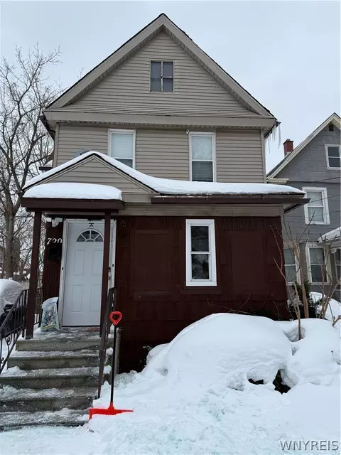 720 Monteagle St, Niagara Falls, NY 14305
