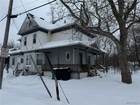 3817 Deveaux St, Niagara Falls, NY 14305