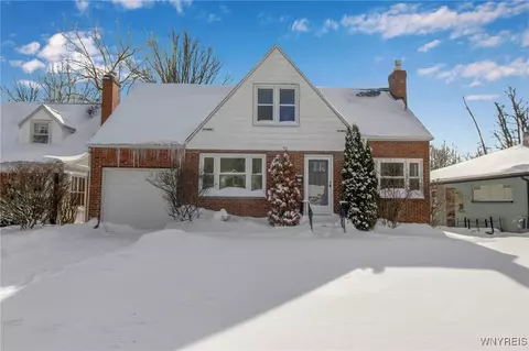 38 Hancock Ter, Amherst, NY 14226
