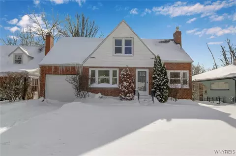 38 Hancock Ter, Amherst, NY 14226