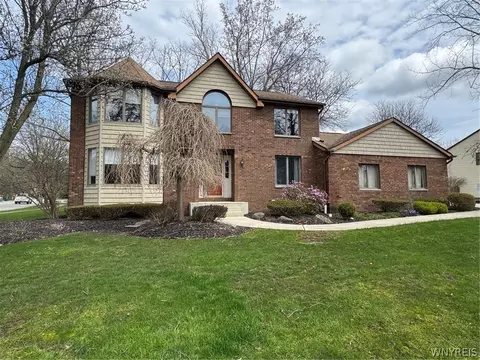 179 Quail Hollow Ln, East Amherst, NY 14051
