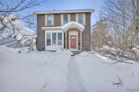 261 Parkdale Ave, Aurora, NY 14052