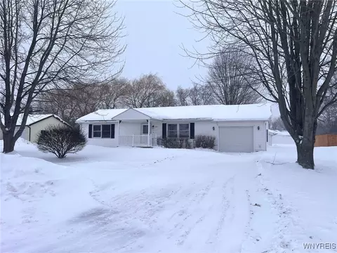 3207 Northway Dr, Cambria, NY 14132