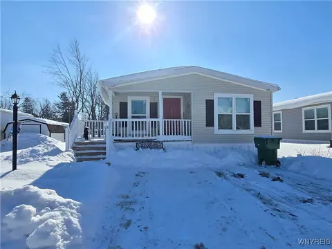 6 Laurel St Quarry Hl, Newstead, NY 14001