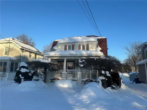 36 S New York St, Lockport, NY 14094