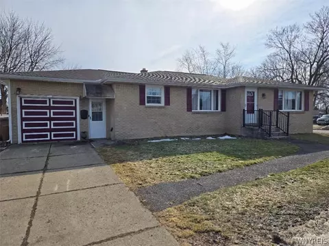 5 Grand Prix Dr, Cheektowaga, NY 14227