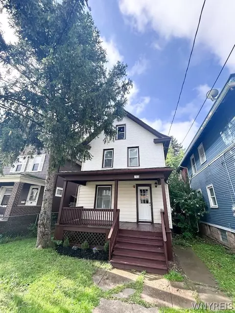 713 Townsend Pl, Niagara Falls, NY 14301
