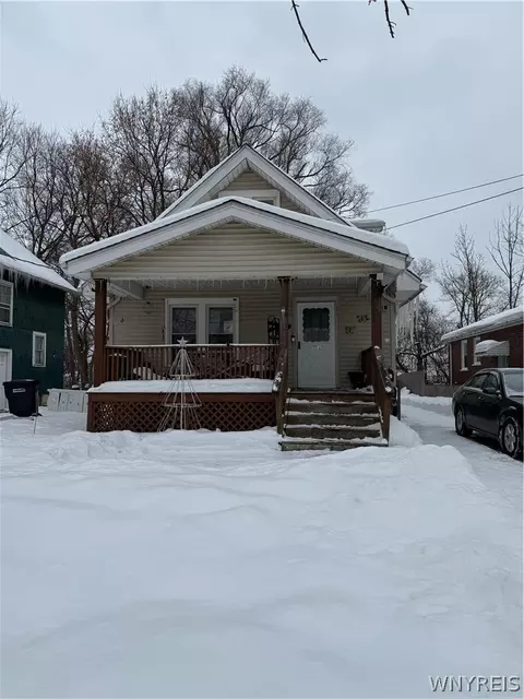 2975 Mckoon Ave, Niagara Falls, NY 14305
