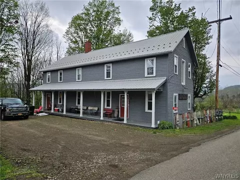 8006 Cross Rd, Mansfield, NY 14755