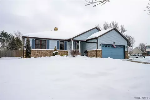 43 Larkspur Ln, Amherst, NY 14228