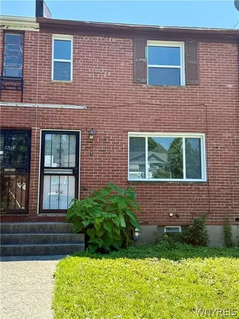7 Bennett Vlg, Buffalo, NY 14214