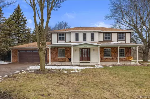 1043 Ridge Rd, Lewiston, NY 14092