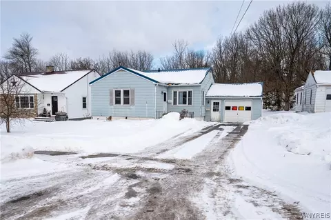 25 Allen St, Gowanda, NY 14070