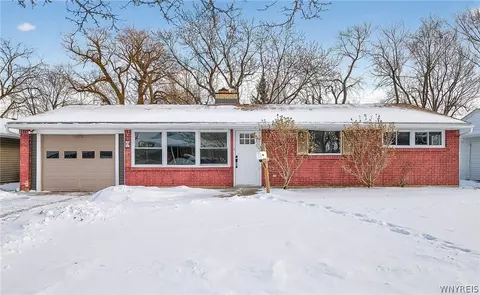 33 Burnside Dr, Tonawanda, NY 14150