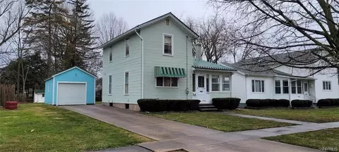 1016 Elm St, Shelby, NY 14103