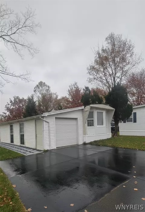 6 Highridge, Hamburg, NY 14075