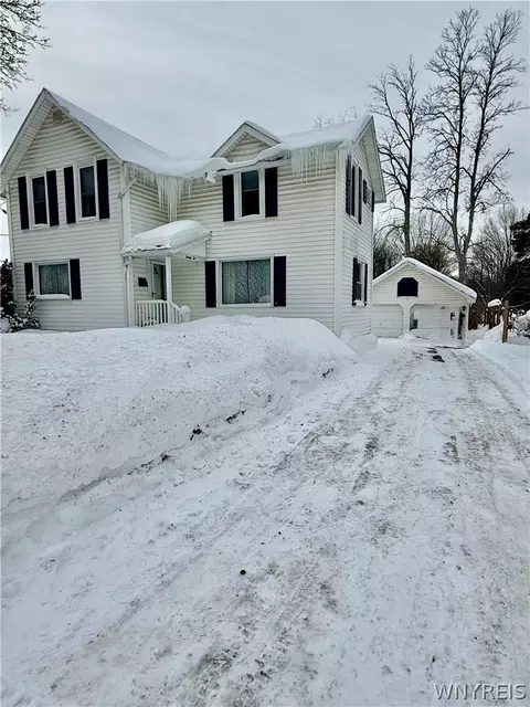 22 Maple Ave, Pembroke, NY 14036