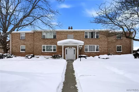 72 Old Lyme Dr #2, Amherst, NY 14221