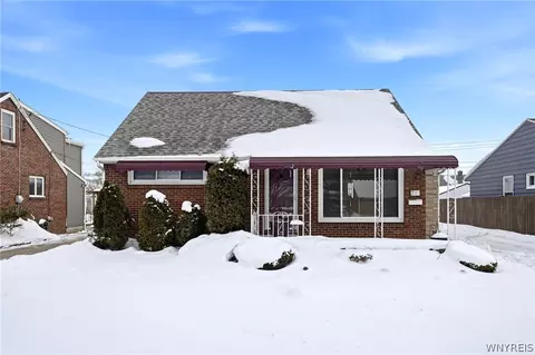 291 N Willowlawn Pkwy, Cheektowaga, NY 14206
