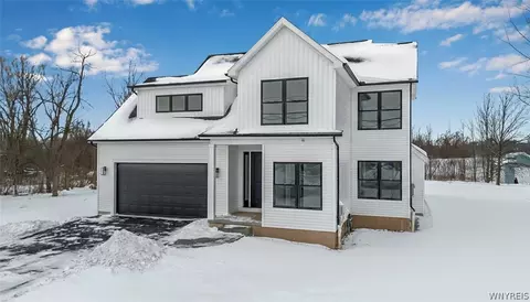 3849 Mapleton Rd, Wheatfield, NY 14120
