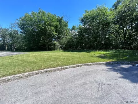 84 Davison Ct, Lockport City, NY 14094
