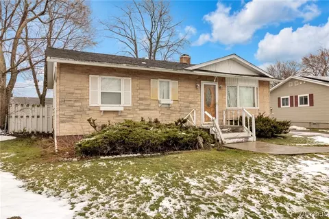 108 Follette Ln, Tonawanda, NY 14150