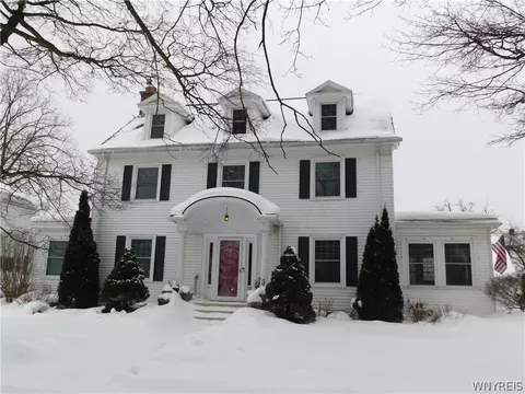 535 Willow St, Lockport, NY 14094