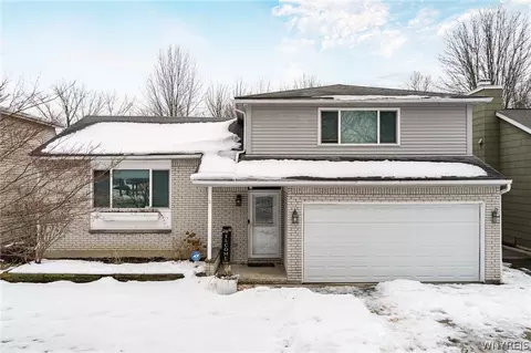 92 Sunset Ct, Amherst, NY 14228