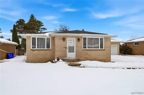 9 Marann Ter, West Seneca, NY 14206