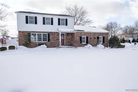 1065 Sheree Dr, Grand Island, NY 14072