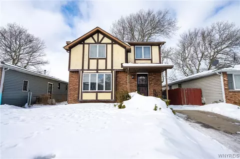 15 John Paul Ct, Buffalo, NY 14206