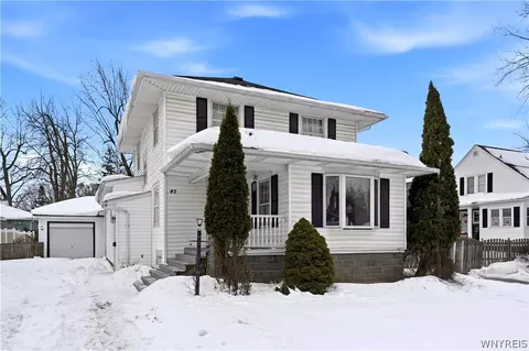45 Scott Dr, Amherst, NY 14221