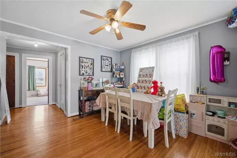 Entry Way - 74 Eiseman Ave, Tonawanda, NY 14217 photo 3 of 4