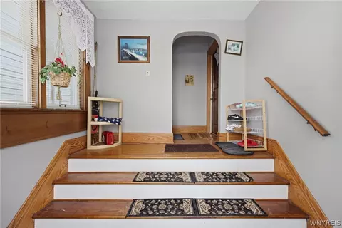 Entry Way - 74 Eiseman Ave, Tonawanda, NY 14217 photo 2 of 4