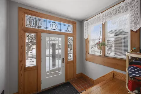 Entry Way - 74 Eiseman Ave, Tonawanda, NY 14217 photo 1 of 4