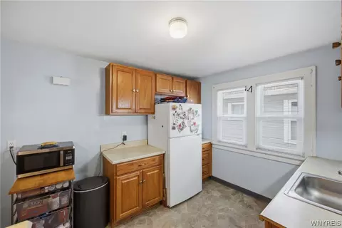 Kitchen - 74 Eiseman Ave, Tonawanda, NY 14217 photo 4 of 5