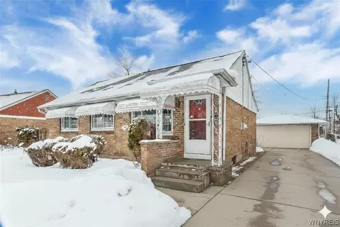 130 Seminole Pkwy, Cheektowaga, NY 14225