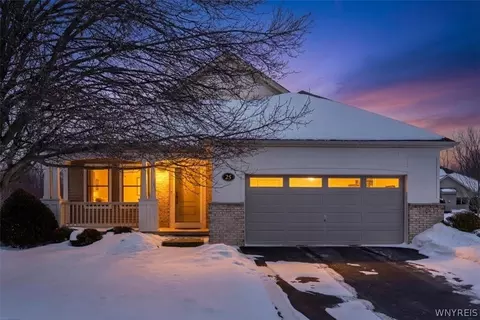 25 Springbrook Shores Dr, Elma, NY 14059