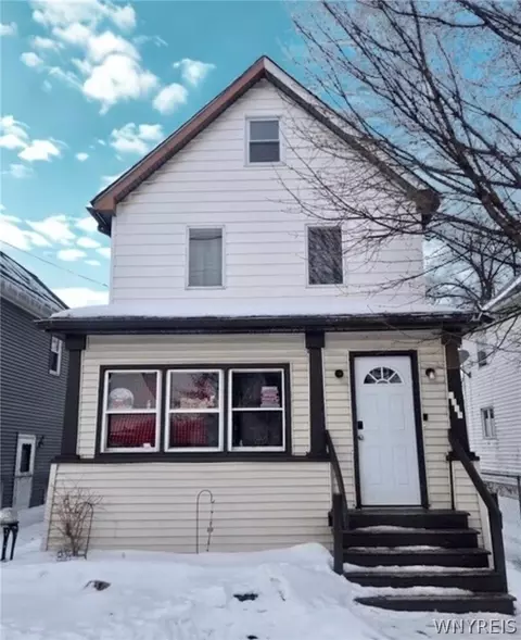 1812 Pierce Ave, Niagara Falls, NY 14301