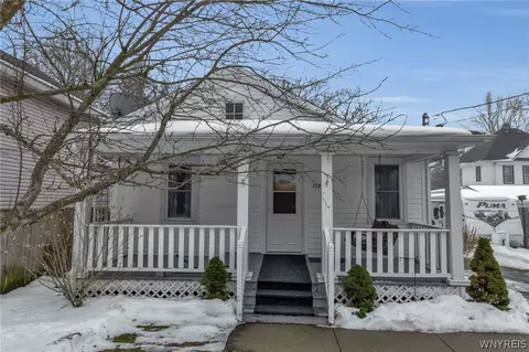 10885 Bodine Rd, Clarence, NY 14031