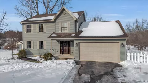 1552 Emery Rd, Aurora, NY 14052