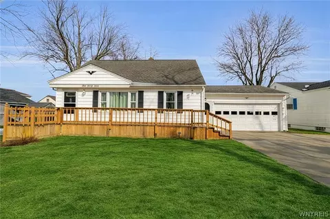 145 Beyer Dr, Tonawanda, NY 14150