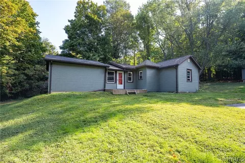 9005 Gowanda State Rd, Eden, NY 14057