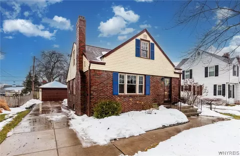 11 Colvinhurst Dr, Buffalo, NY 14223