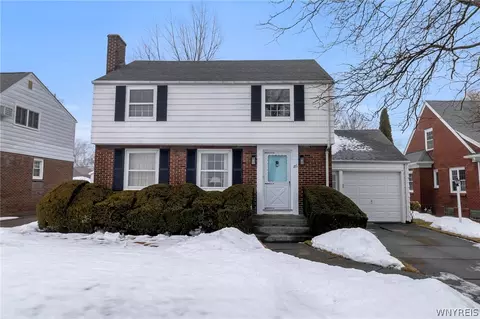 86 Highland Pkwy, Buffalo, NY 14223