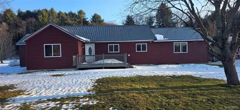 5817 Peth Rd, Great Valley, NY 14741