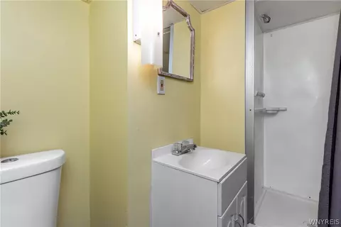 Bath - 4788 Mapleton Rd, Pendleton, NY 14094 photo 3 of 3