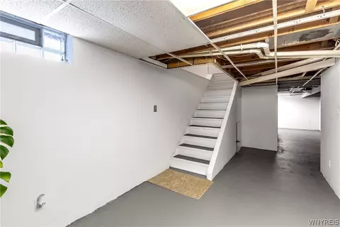 Entry Way - 4788 Mapleton Rd, Pendleton, NY 14094 photo 7 of 7