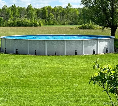 Exterior - 4788 Mapleton Rd, Pendleton, NY 14094 photo 5 of 6