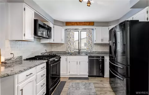 Kitchen - 4788 Mapleton Rd, Pendleton, NY 14094 photo 3 of 3